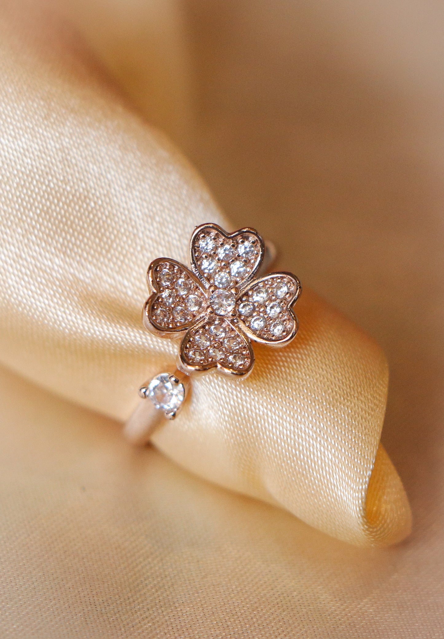 Lucky Luxe Gold Clover Ring
