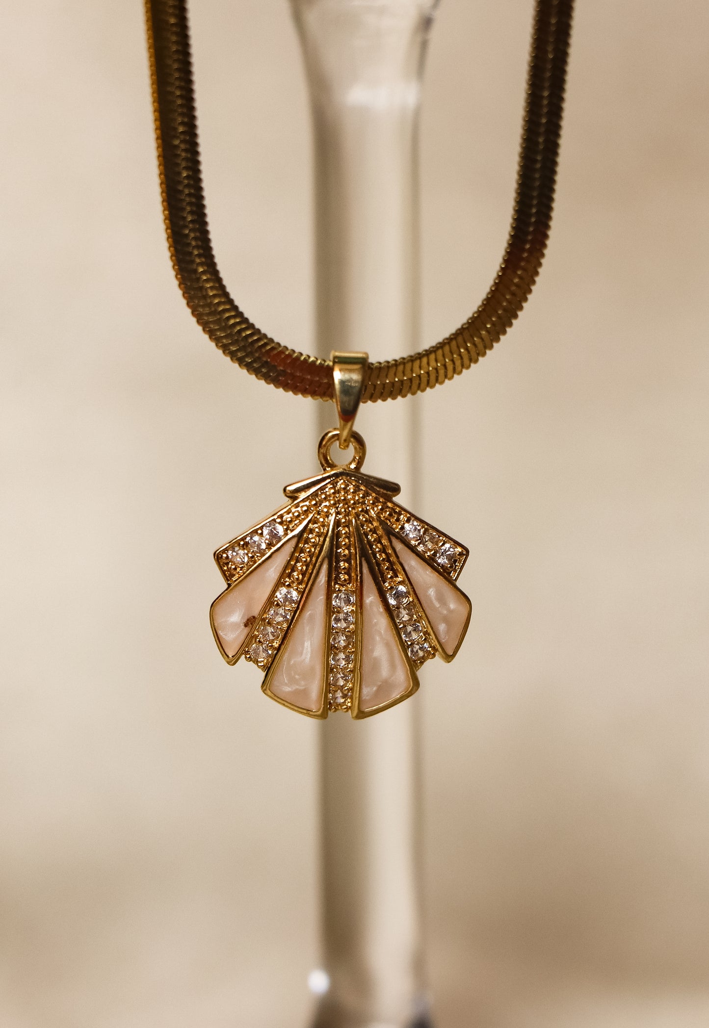 Golden Shell Radiance Pendant