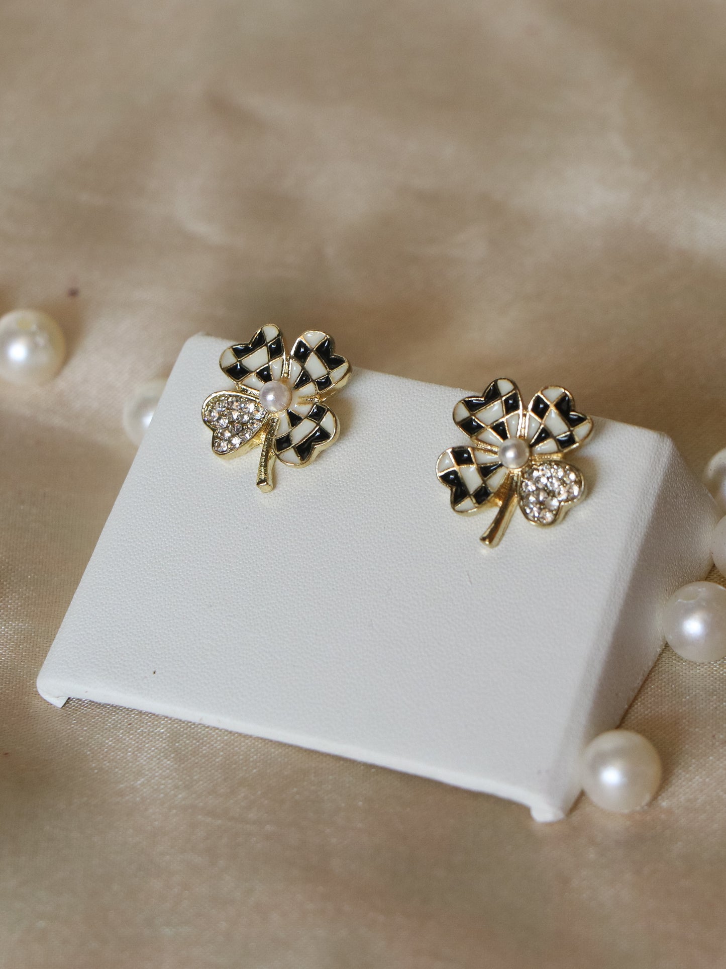 Lucky Noir Clover Earrings